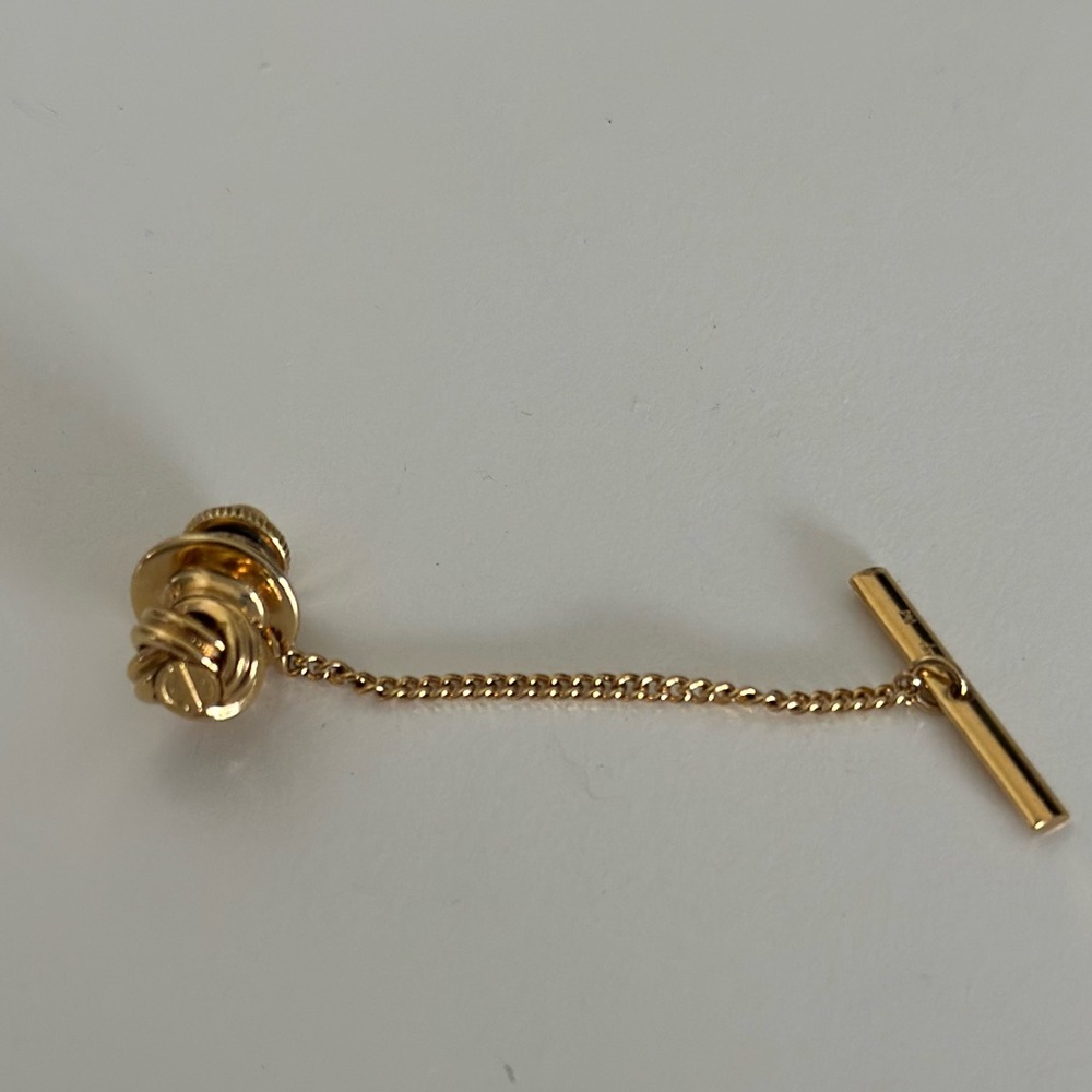 Dunhill Gold Knot tie pin- new condition